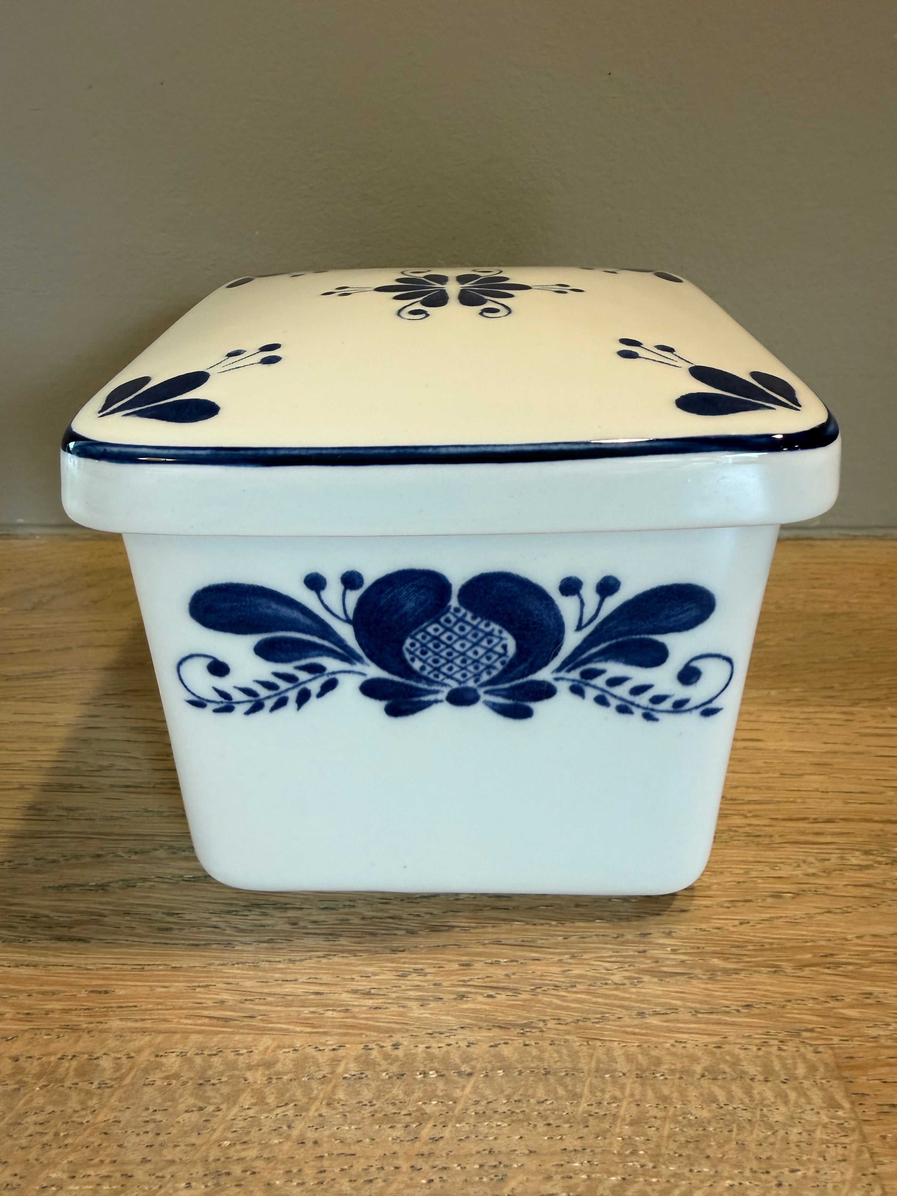 Figgjo Blånette Smørboks med lokk