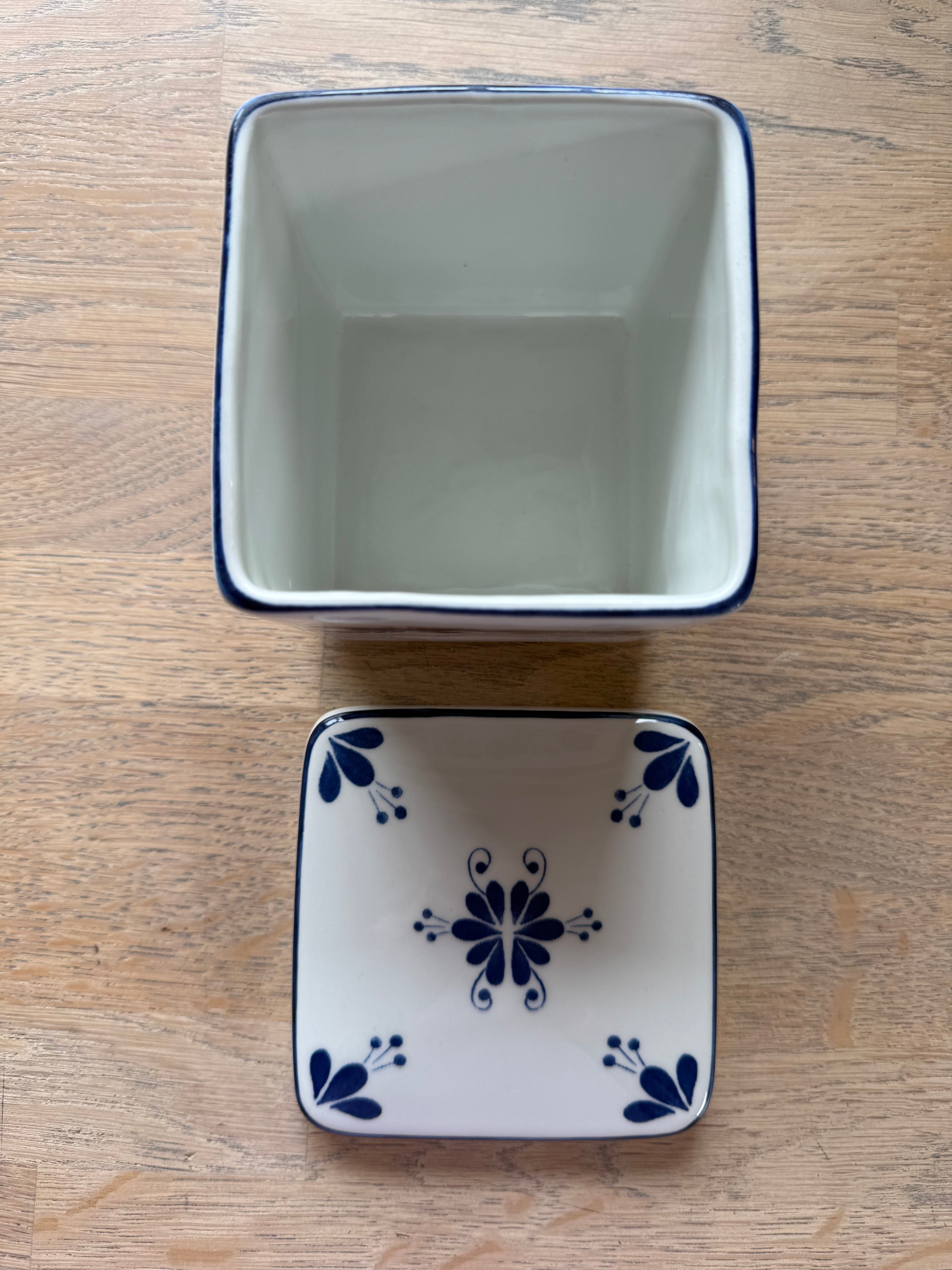 Figgjo Blånette Smørboks med lokk