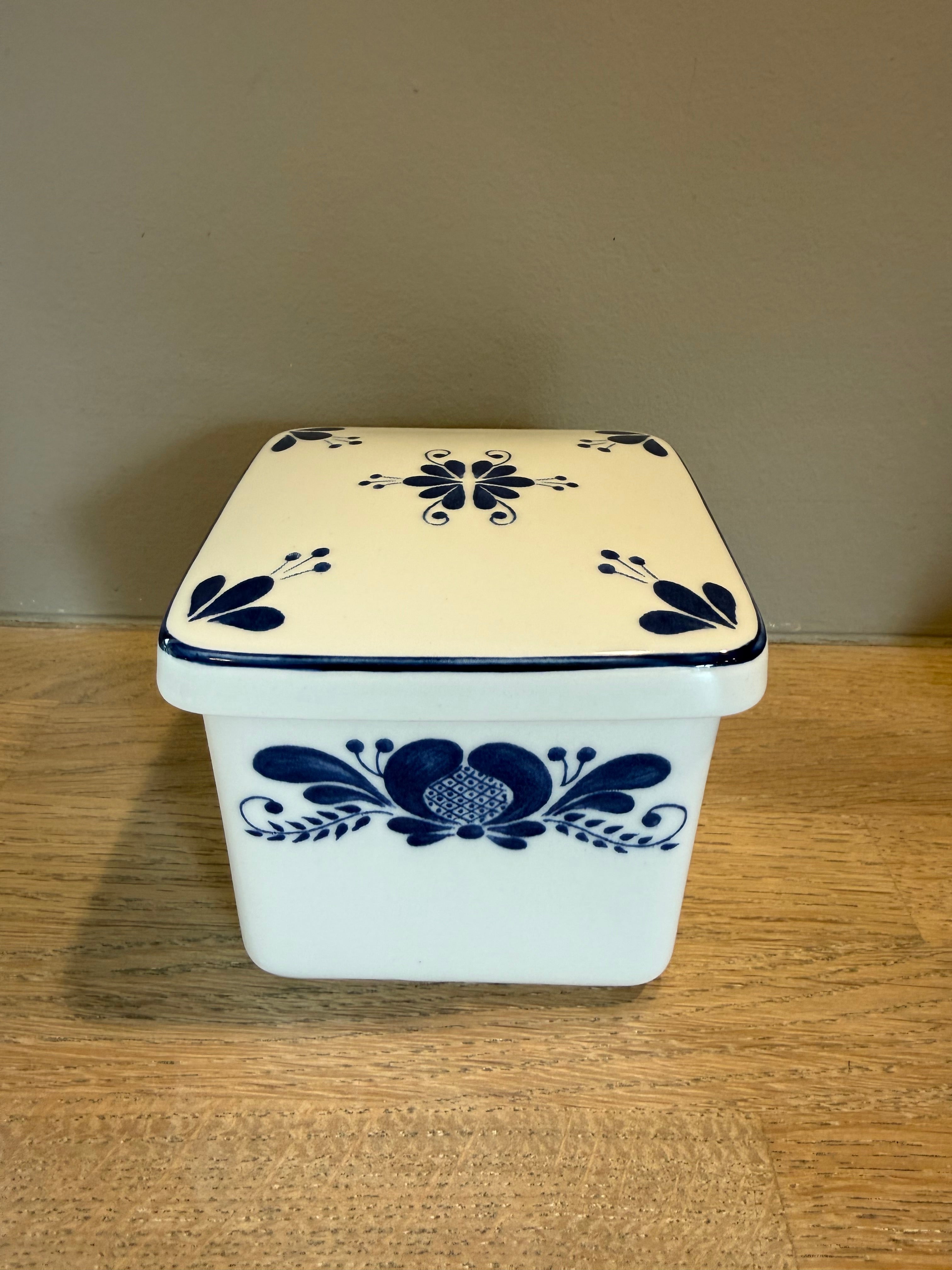 Figgjo Blånette Smørboks med lokk