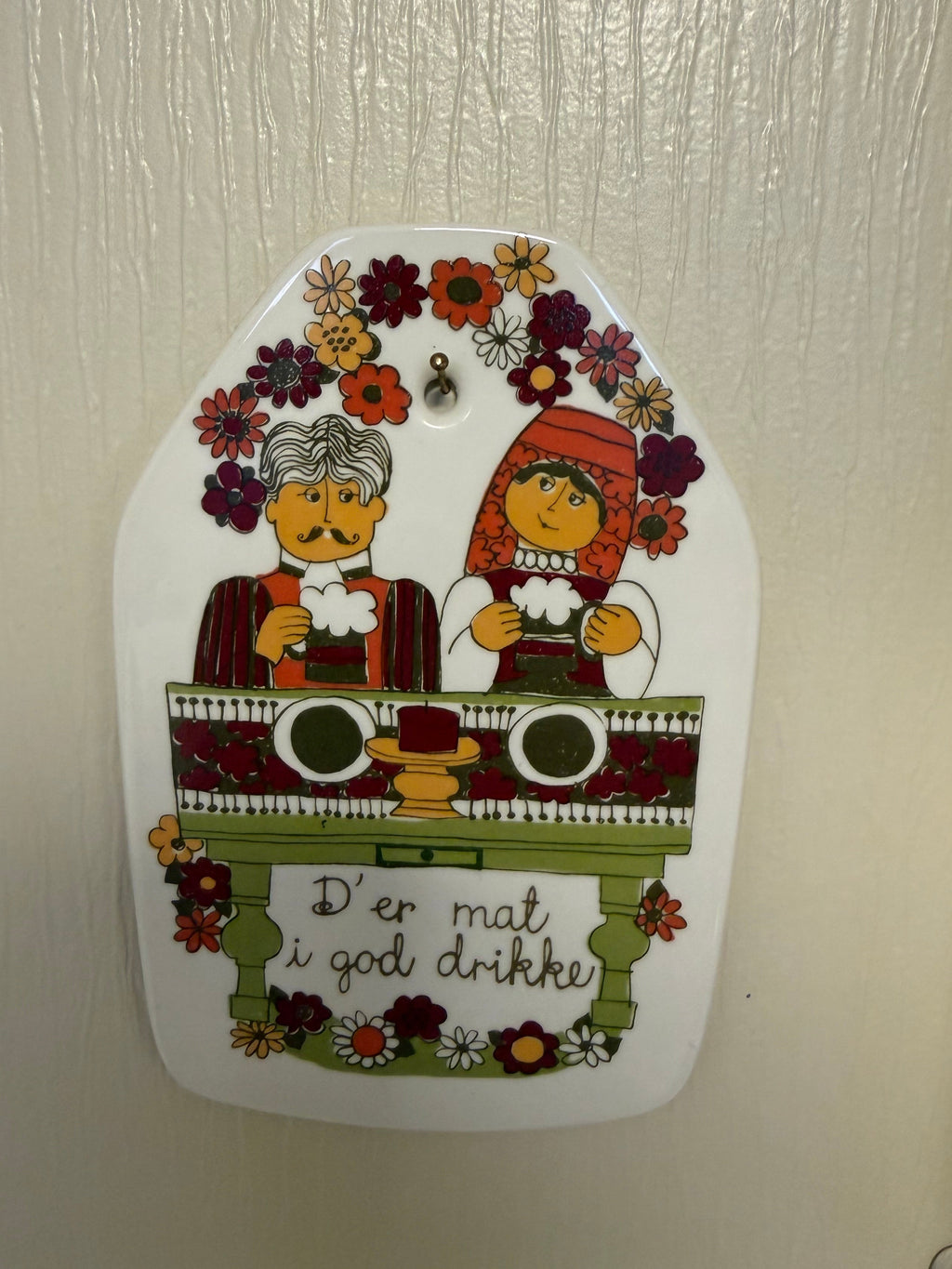 Figgjo Folklore veggplate – Turi Gramstad Oliver