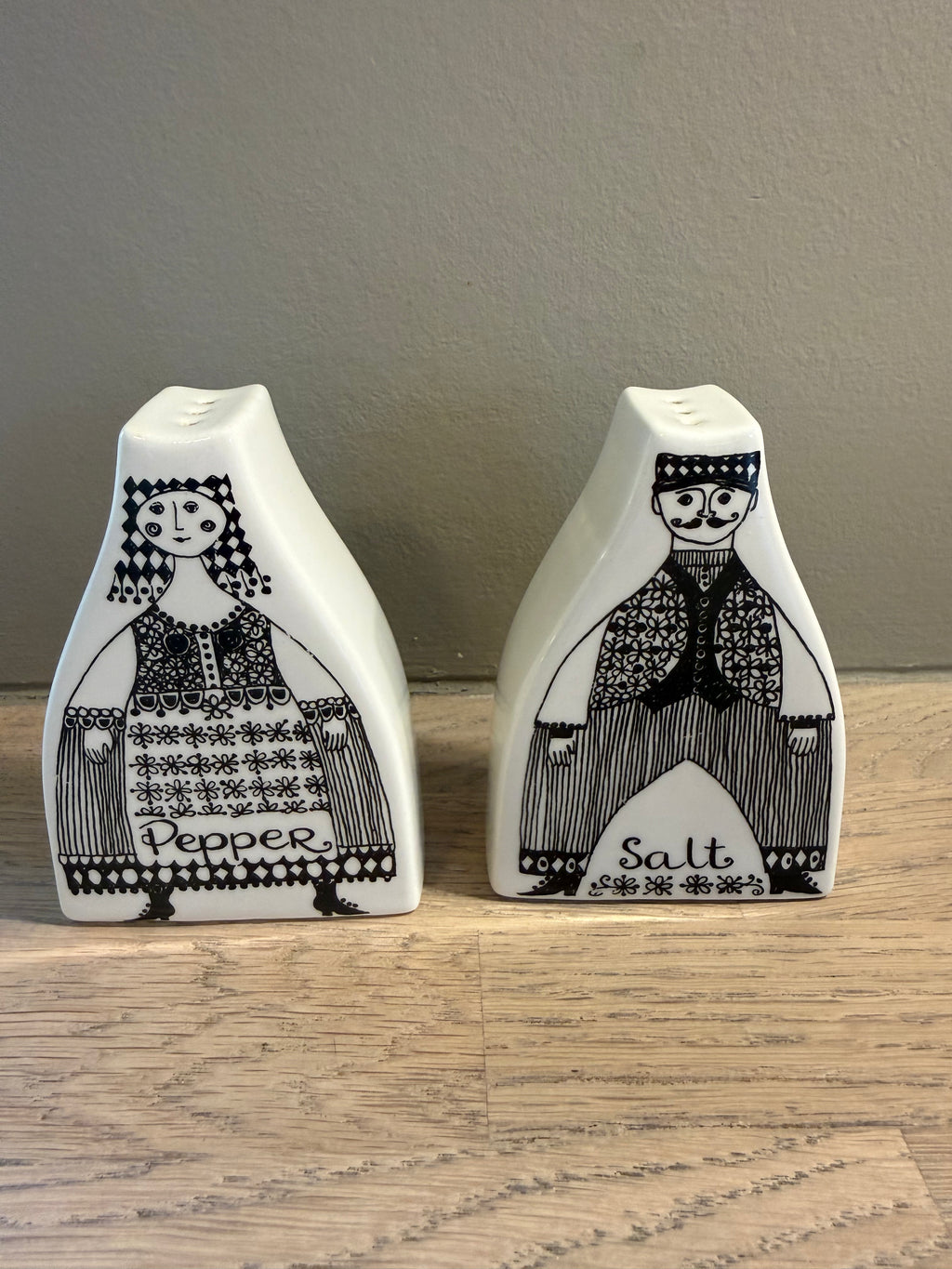 Figgjo Kar & Møy Salt- og Pepperbøsse - vintage Turi design