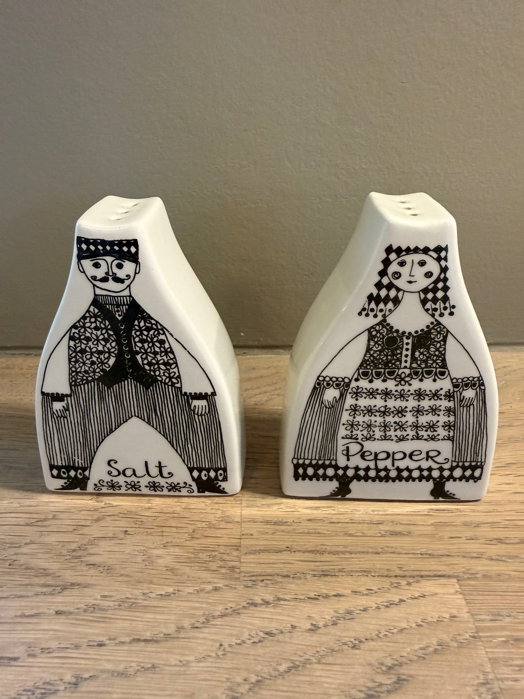 Figgjo Kar & Møy Salt- og Pepperbøsse - vintage Turi design
