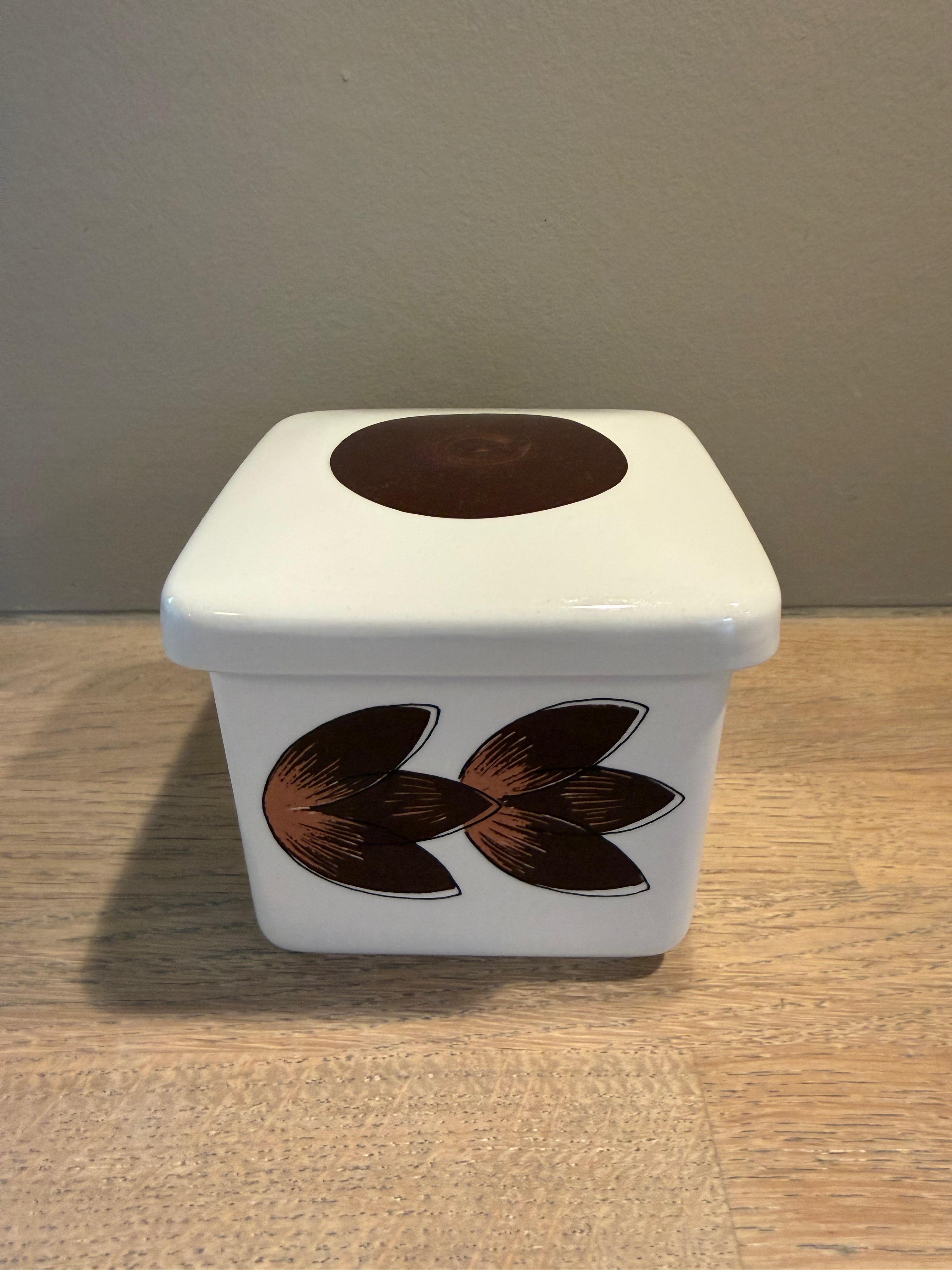 Stavangerflint Karin Smørboks med lokk