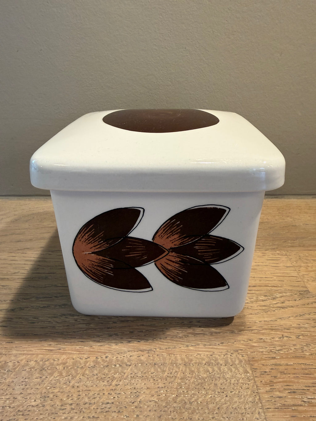 Stavangerflint Karin Smørboks med lokk