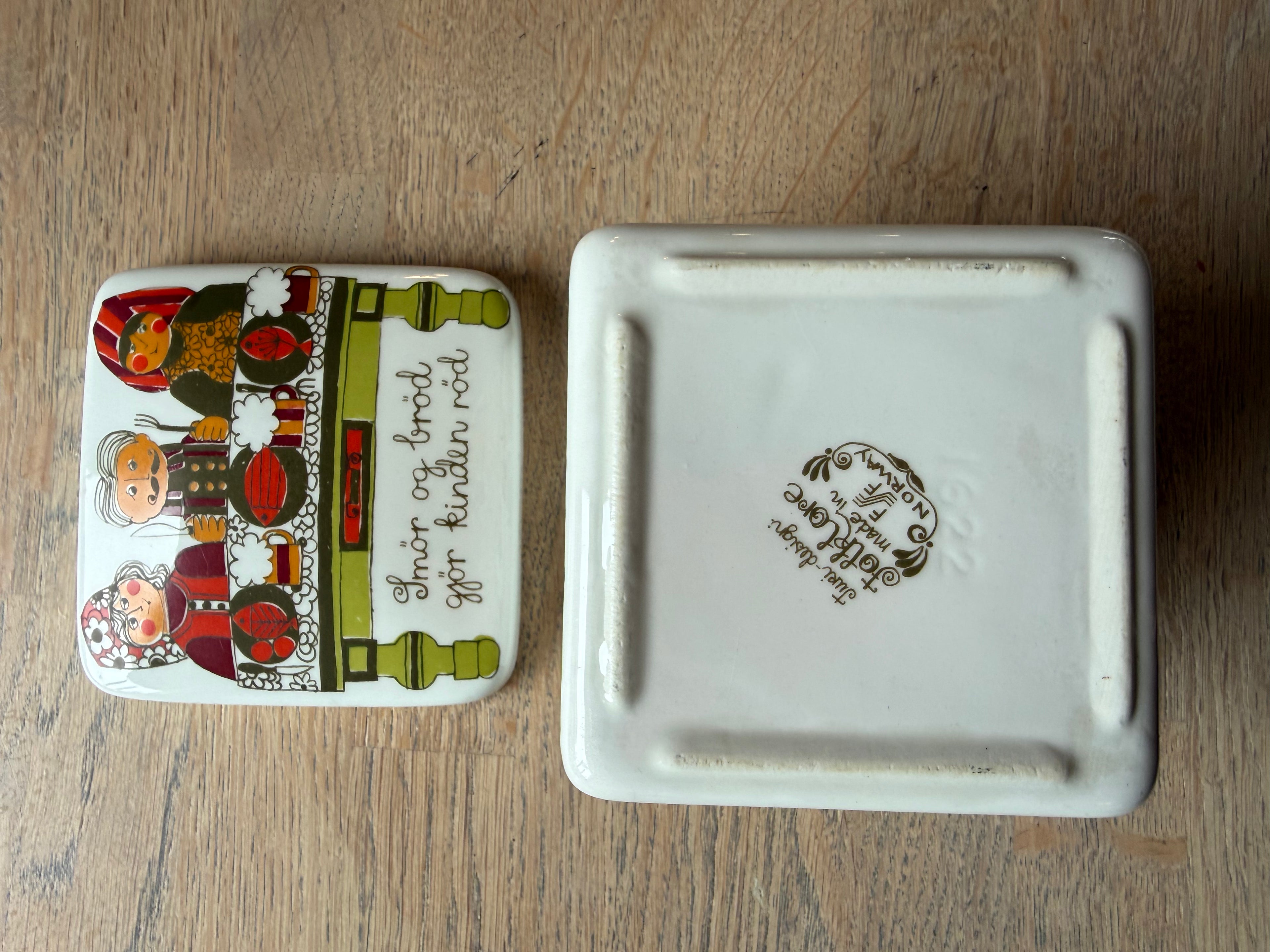 Figgjo Folklore Smørboks med lokk - Vintage Turi design.