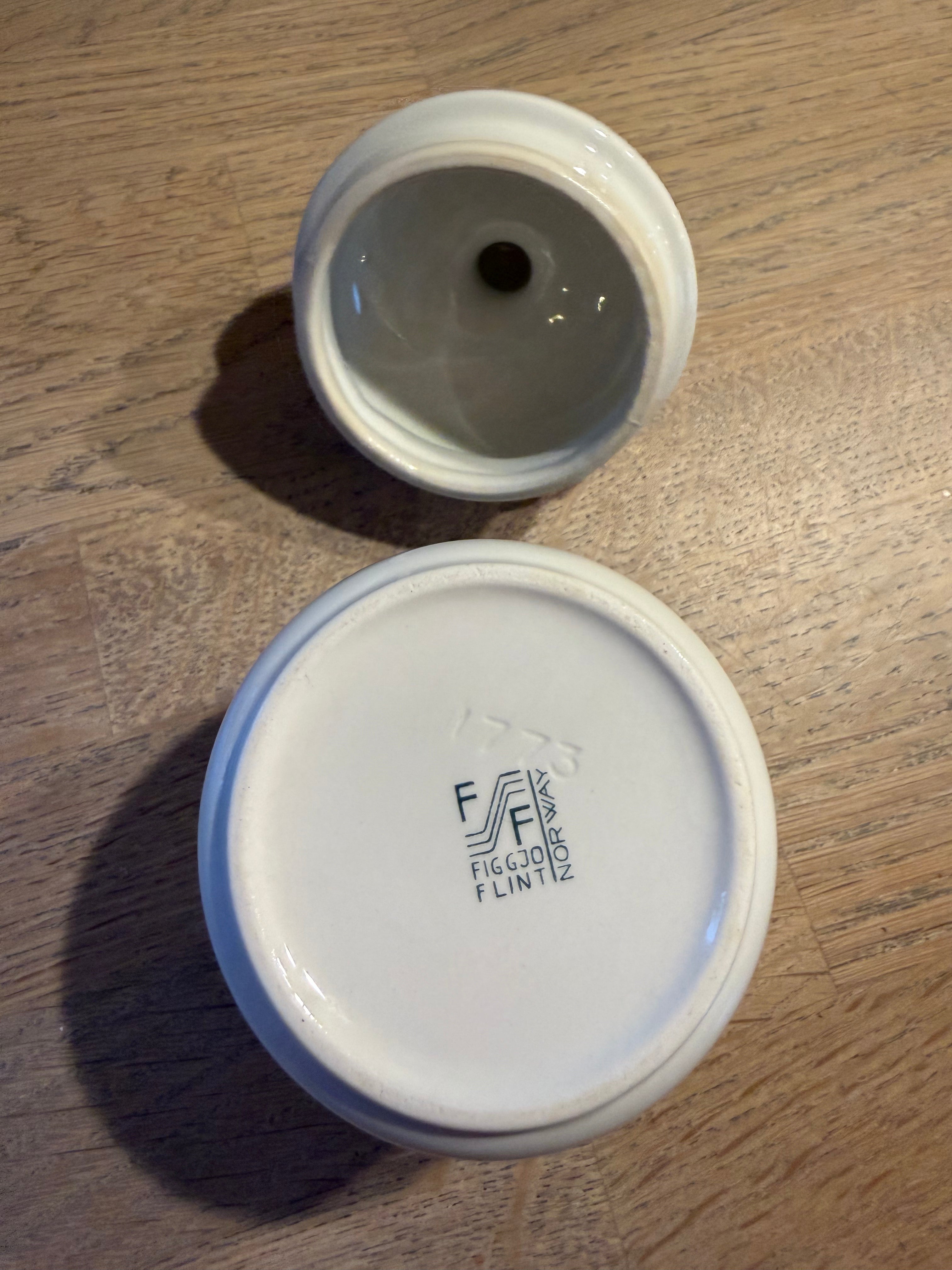 Figgjo krukke med lokk - design Kirsten Selmer